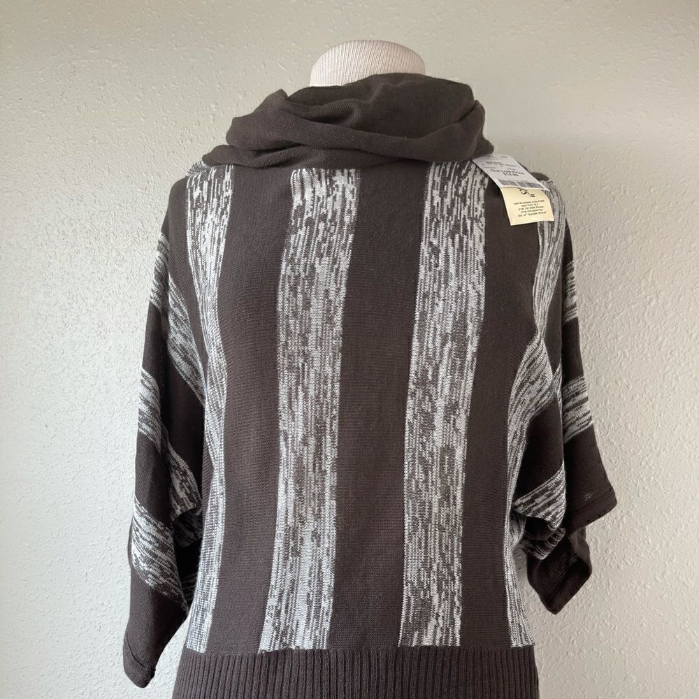 NWT Suspicious Lines Women’s Sweater Size L